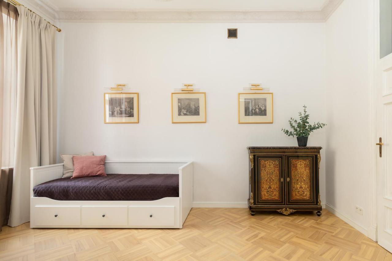 Marszalkowska 58 - Classy Two Bedroom Apartment With Balcony By Noclegi Renters ワルシャワ エクステリア 写真